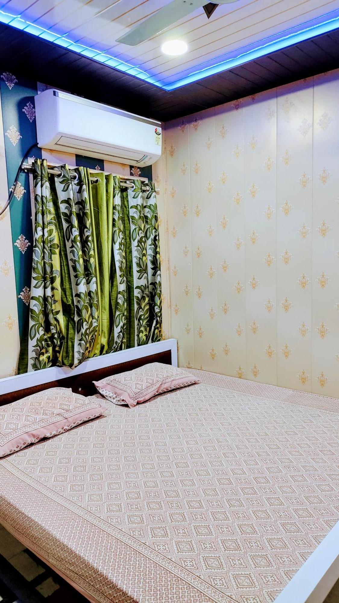 Hotel Raju Homestay Ayodhya 150 Meters From Shree Ram Janmbhoomi Temple 200 Meters From Ayodhya Dham Railway Station 외부 사진