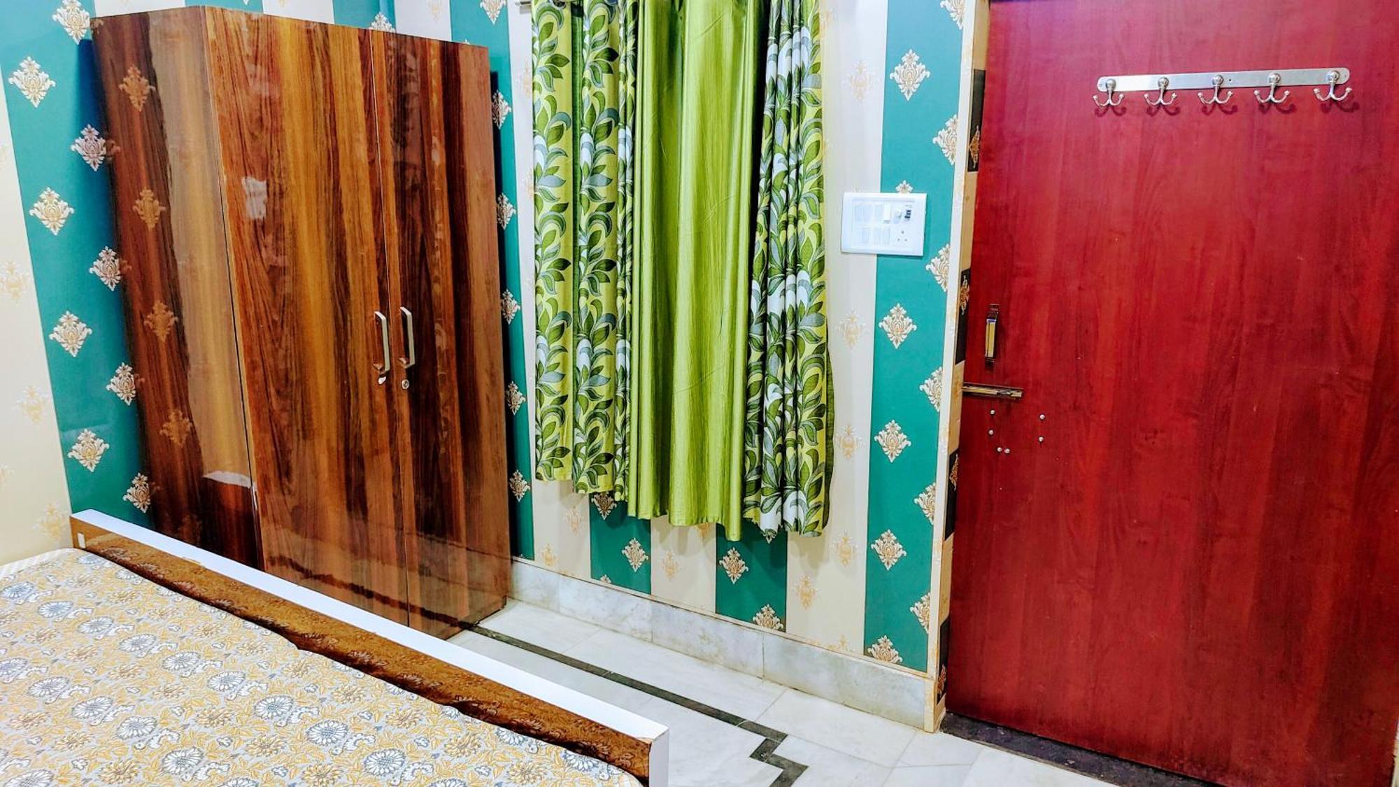 Hotel Raju Homestay Ayodhya 150 Meters From Shree Ram Janmbhoomi Temple 200 Meters From Ayodhya Dham Railway Station 외부 사진