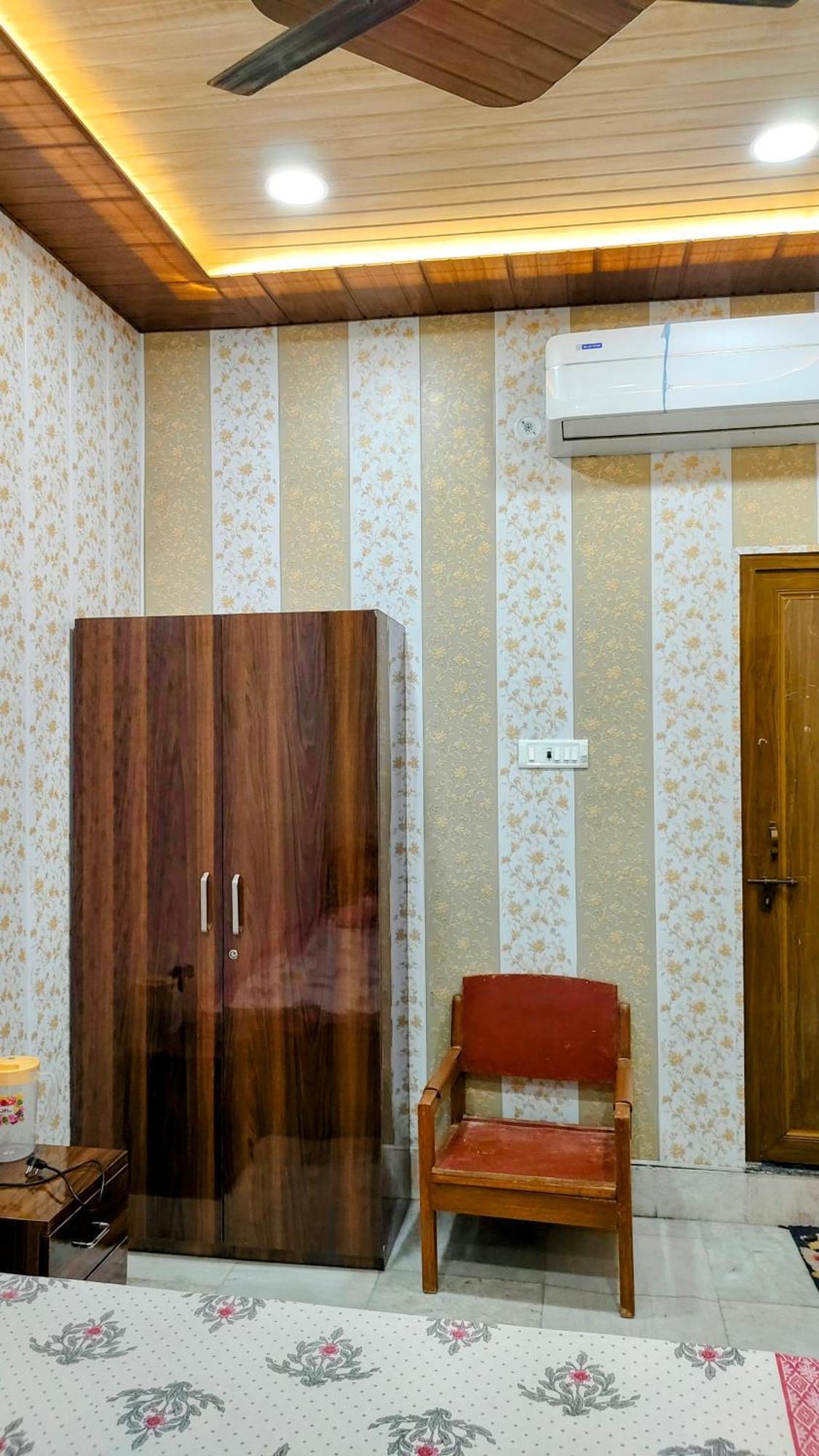 Hotel Raju Homestay Ayodhya 150 Meters From Shree Ram Janmbhoomi Temple 200 Meters From Ayodhya Dham Railway Station 외부 사진
