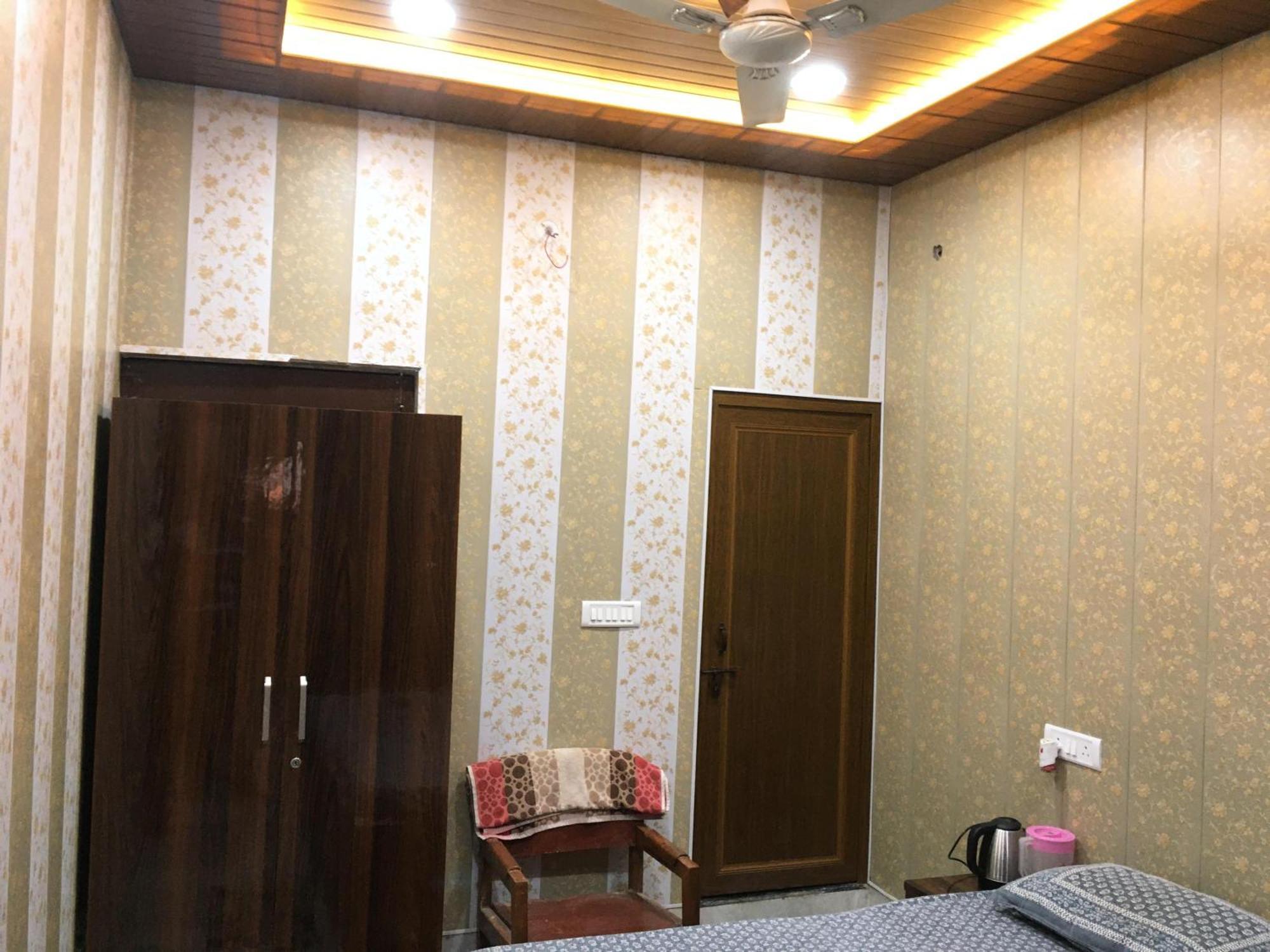 Hotel Raju Homestay Ayodhya 150 Meters From Shree Ram Janmbhoomi Temple 200 Meters From Ayodhya Dham Railway Station 외부 사진