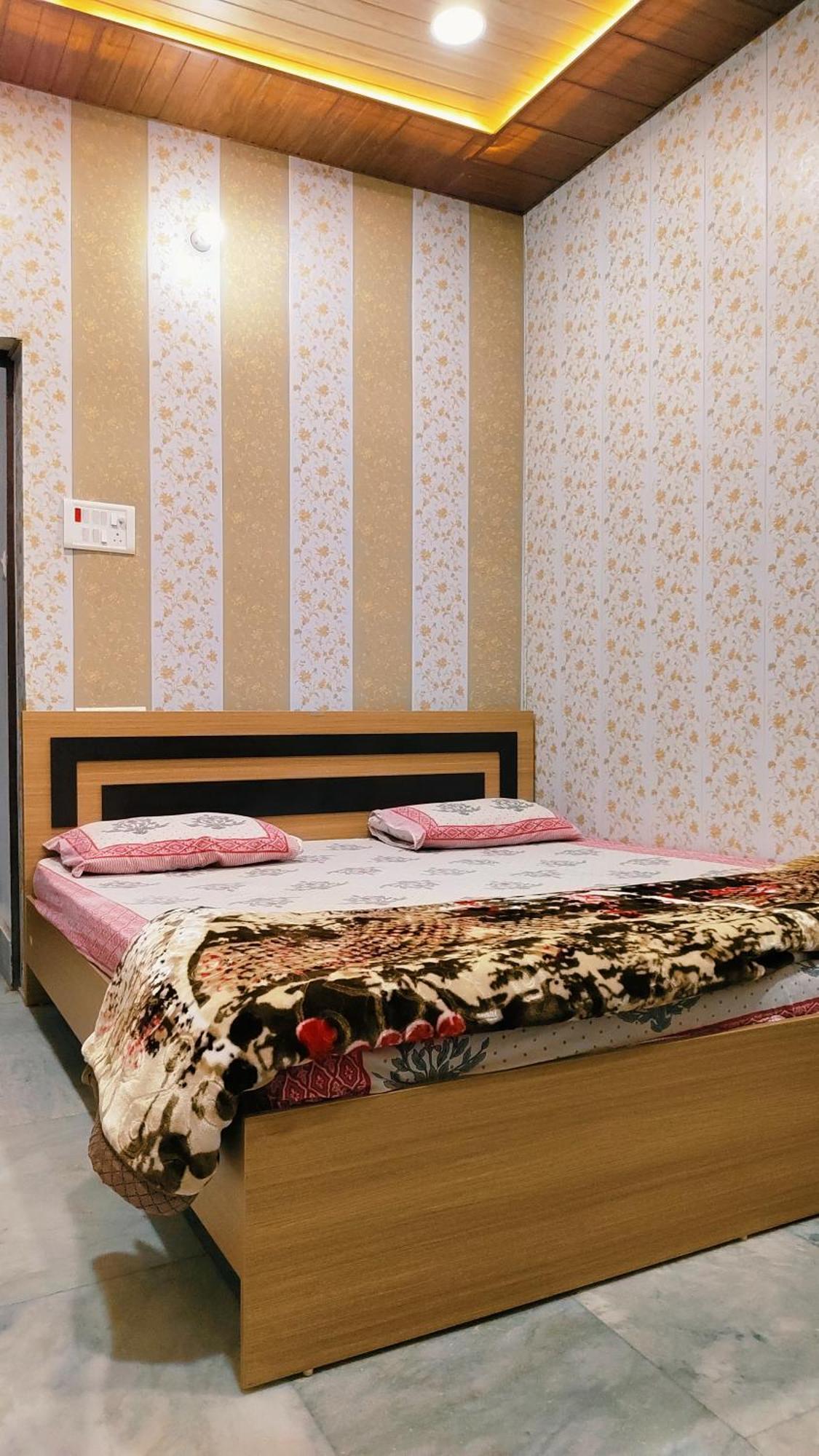 Hotel Raju Homestay Ayodhya 150 Meters From Shree Ram Janmbhoomi Temple 200 Meters From Ayodhya Dham Railway Station 외부 사진
