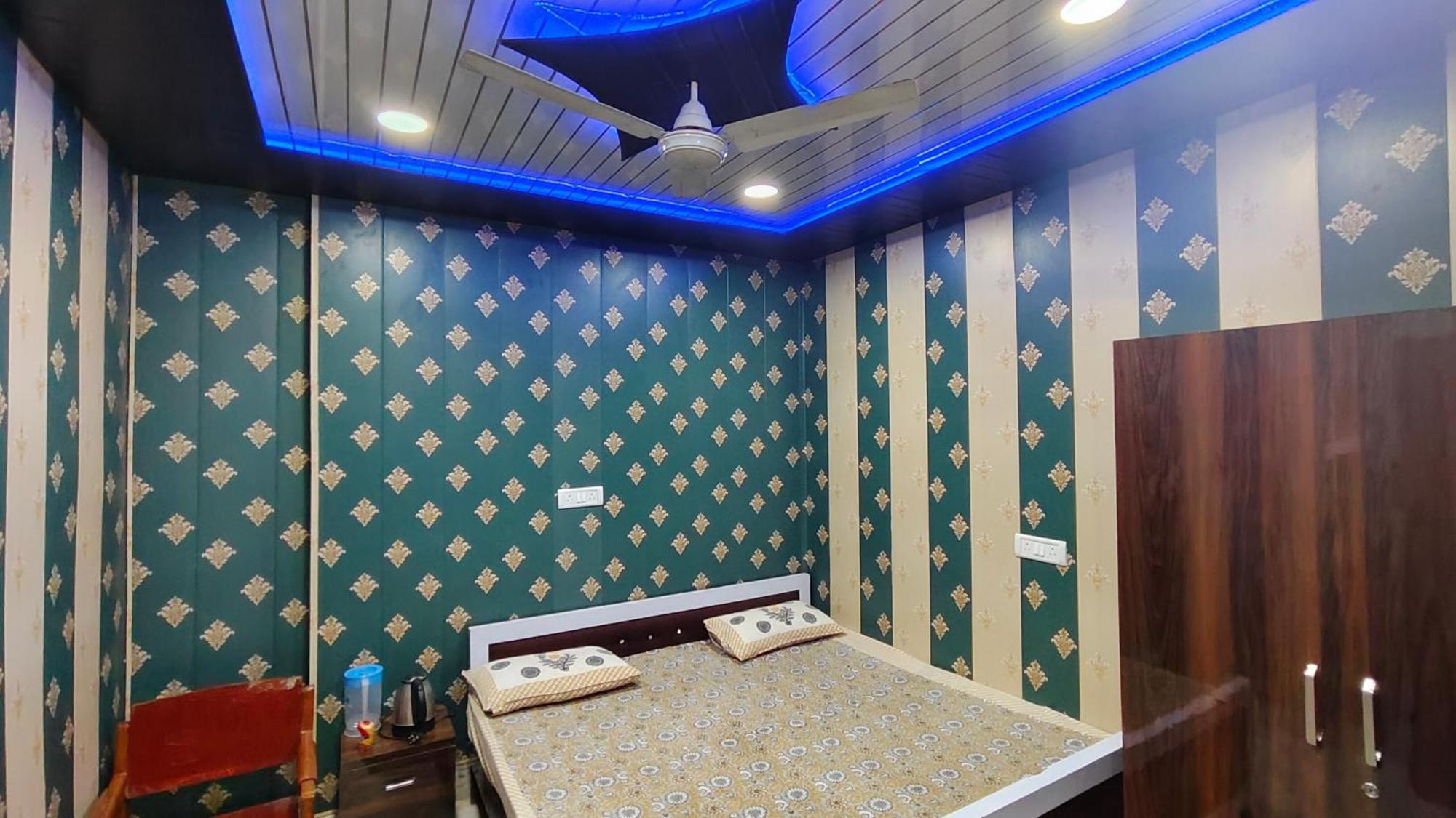 Hotel Raju Homestay Ayodhya 150 Meters From Shree Ram Janmbhoomi Temple 200 Meters From Ayodhya Dham Railway Station 외부 사진