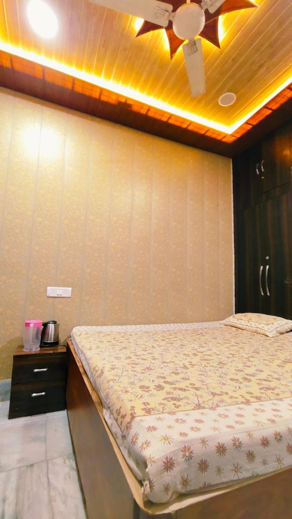 Hotel Raju Homestay Ayodhya 150 Meters From Shree Ram Janmbhoomi Temple 200 Meters From Ayodhya Dham Railway Station 외부 사진